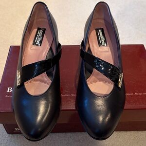 BeautiFeel Black Leather Mary Jane Pumps with Patent Strap and Crystal Buckle